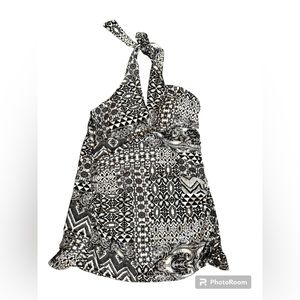 Black and White Patterned Women's Swim Top